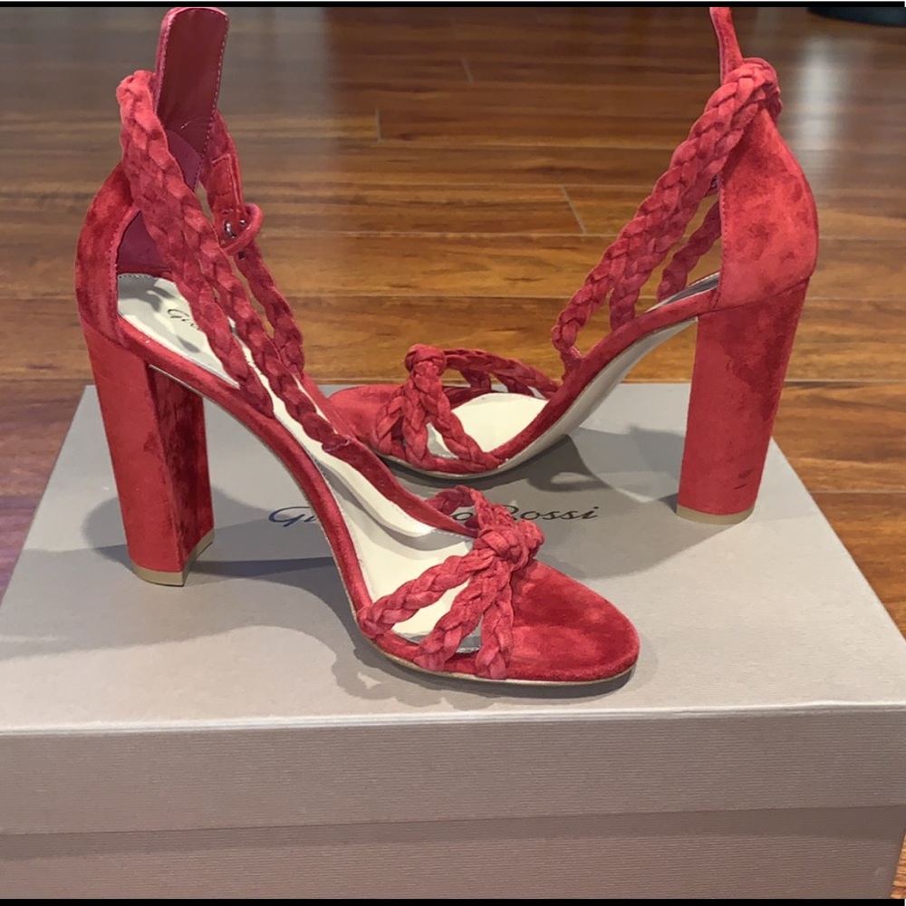 Authentic BRAND NEW Gianvito Rossi suede sandal
